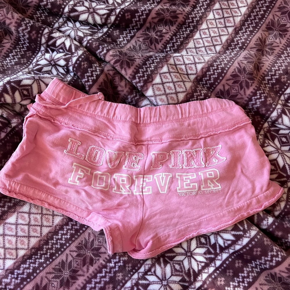 VS PINK LOUNGE SHORTS